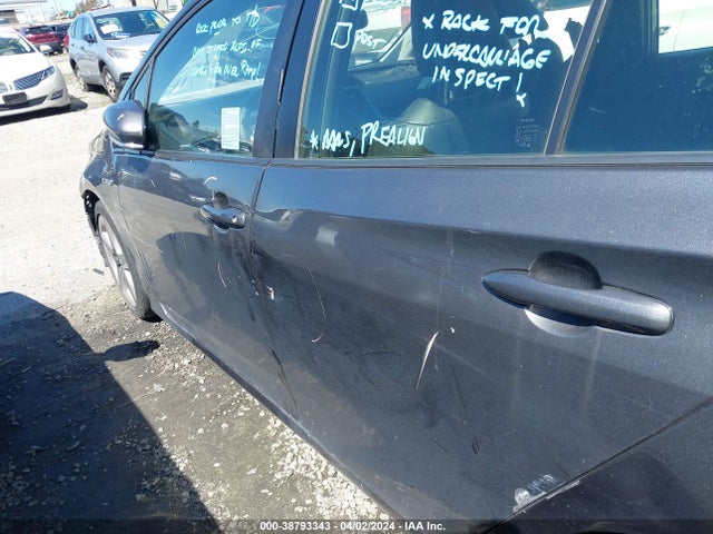 Toyota Prius Four Touring 2016 JTDKARFU1G3023087 Image 15