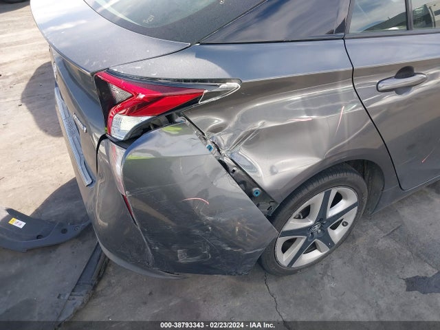 Toyota Prius Four Touring 2016 JTDKARFU1G3023087 Image 18