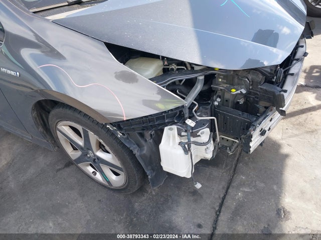 Toyota Prius Four Touring 2016 JTDKARFU1G3023087 Image 19