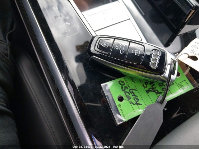2021 AUDI S8 WAU8SAF85MN027524 Photo 10