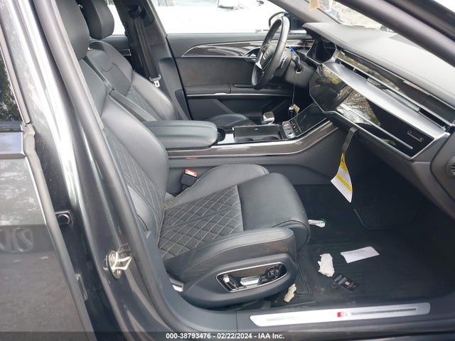 2021 AUDI S8 WAU8SAF85MN027524 Photo 4