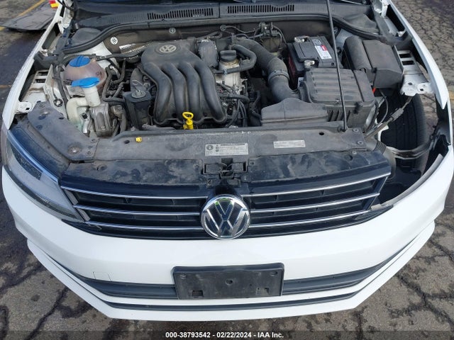 3VW2K7AJ9FM249211 Volkswagen Jetta 2.0l S