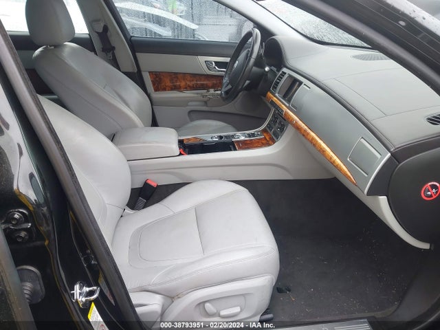 2013 JAGUAR XF SAJWA0ES1DPS78907 Photo 4