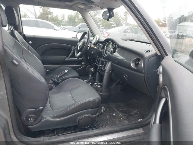 2006 MINI COOPER S WMWRE33586TJ40688 Photo 4