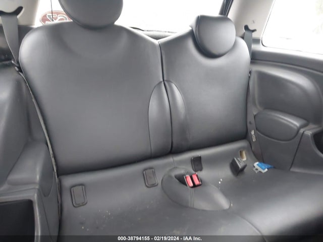 2006 MINI COOPER S WMWRE33586TJ40688 Photo 7