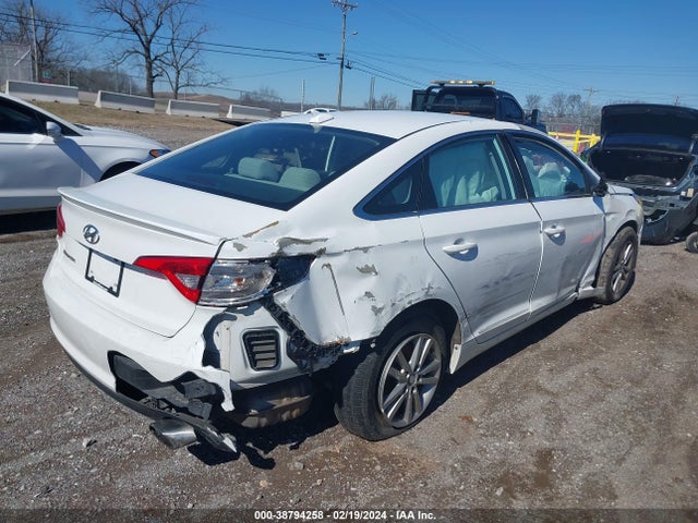 Hyundai SONATA SE 2017 5NPE24AF7HH496942 Image 4
