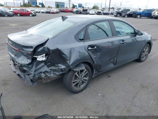 3KPF24AD5NE501462 KIA Forte Lxs