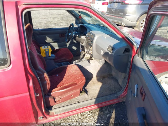 1996 NISSAN TRUCK KING CAB SE/KING CAB XE VIN: 1N6SD16S7TC368025