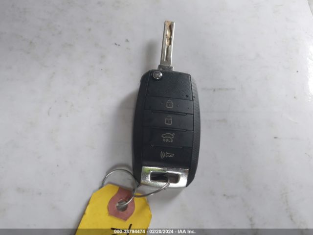 5XXGT4L35GG043809 KIA Optima Lx