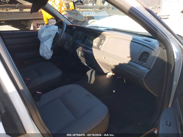 2005 FORD CROWN VICTORIA POLICE VIN: 2FAFP71W55X101048