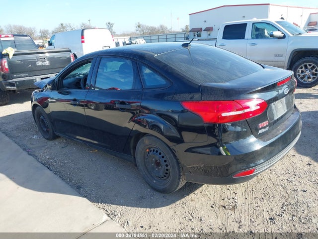 Ford FOCUS S 2018 1FADP3E25JL249389 Image 3