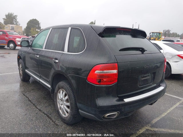 2010 PORSCHE CAYENNE WP1AA2AP2ALA07149 Photo 2