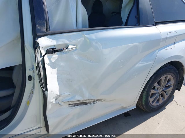 Toyota SIENNA XLE 2022 5TDYRKEC0NS086731 Image 17