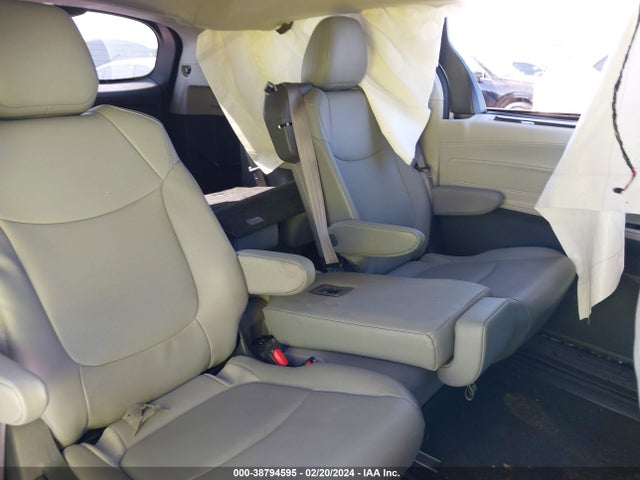 Toyota SIENNA XLE 2022 5TDYRKEC0NS086731 Image 8
