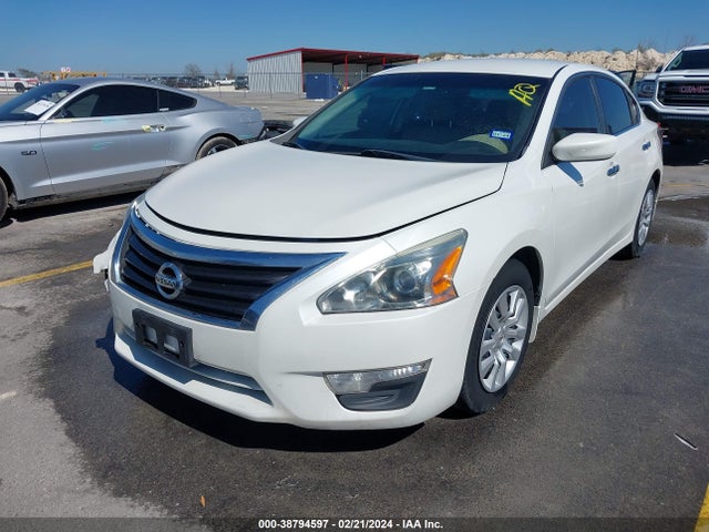 Nissan Altima 2.5 S 2015 1N4AL3AP3FN365900 Image 2