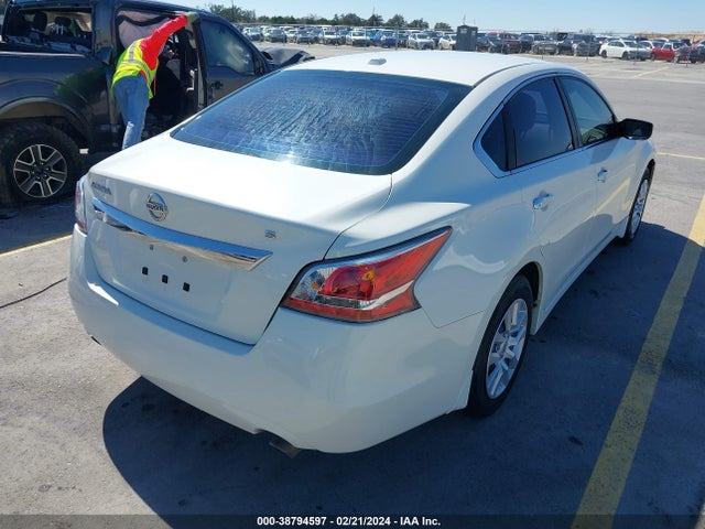 Nissan Altima 2.5 S 2015 1N4AL3AP3FN365900 Image 4