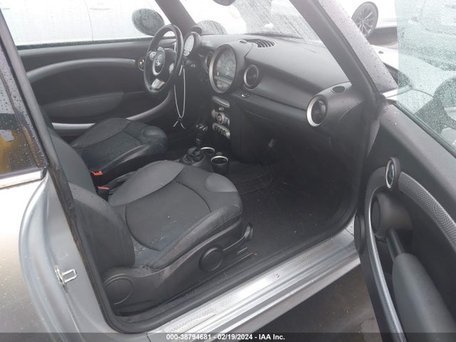 2009 MINI COOPER S WMWMF73549TW83667 Photo 4