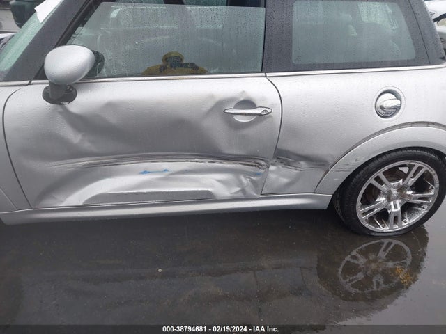 2009 MINI COOPER S WMWMF73549TW83667 Photo 5