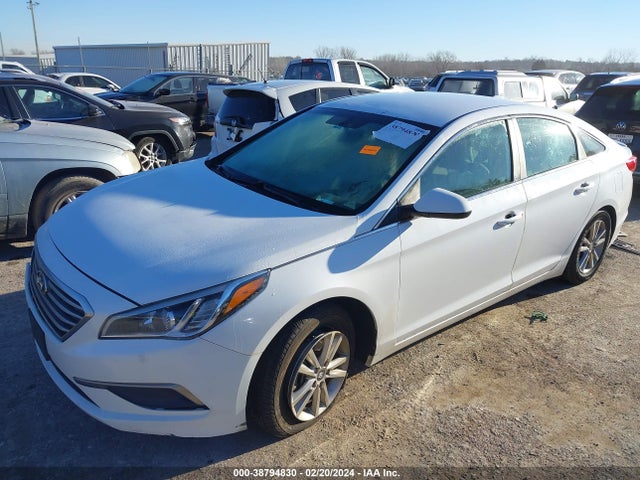 Hyundai SONATA SE 2016 5NPE24AF1GH353290 Image 2