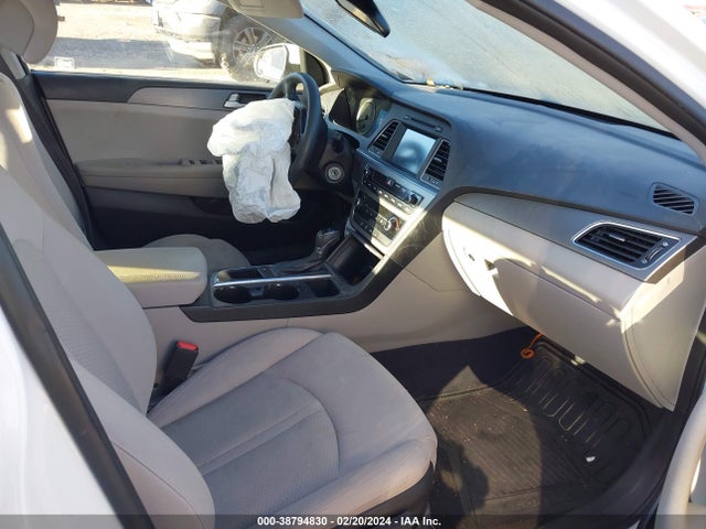 Hyundai SONATA SE 2016 5NPE24AF1GH353290 Image 5