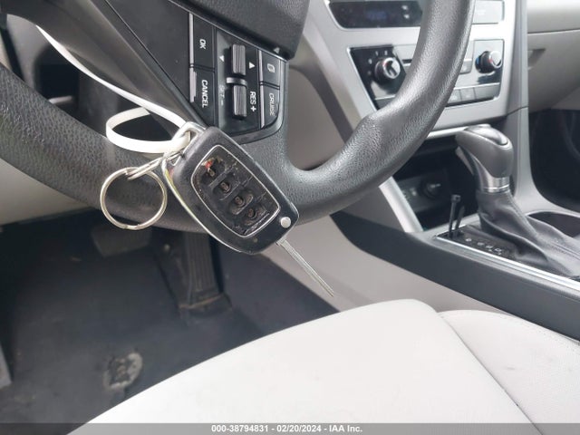Hyundai SONATA SE 2015 5NPE24AF6FH022834 Image 11