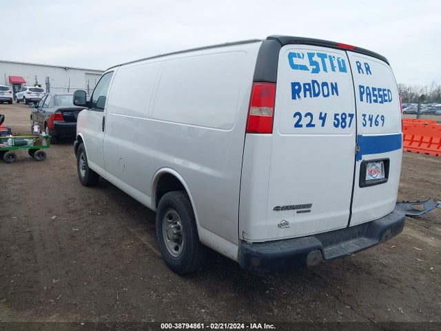 Chevrolet Express 2500 Work Van 2015 1GCWGFCF4F1102297 Image 3