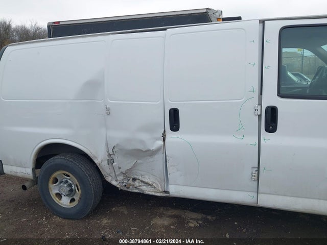 Chevrolet Express 2500 Work Van 2015 1GCWGFCF4F1102297 Image 6
