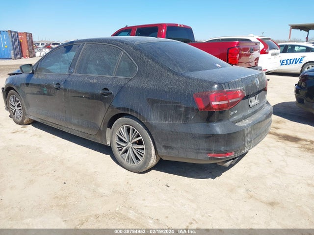 3VWDB7AJ7JM211493 Volkswagen Jetta 1.4t Se/1.4t Wolfsburg Edition