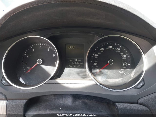 3VWDB7AJ7JM211493 Volkswagen Jetta 1.4t Se/1.4t Wolfsburg Edition