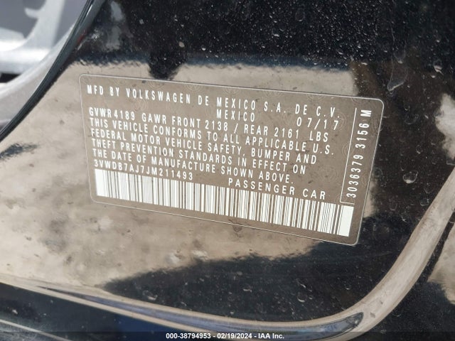 3VWDB7AJ7JM211493 Volkswagen Jetta 1.4t Se/1.4t Wolfsburg Edition