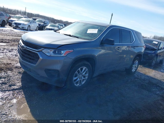 Chevrolet Traverse Ls 2019 1GNEVFKW7KJ286039 Image 2
