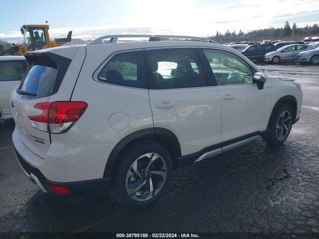 JF2SKARC1NH514195 Subaru Forester Touring