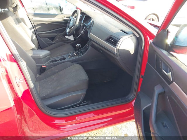 3VWC57BU8KM002843 Volkswagen JETTA
