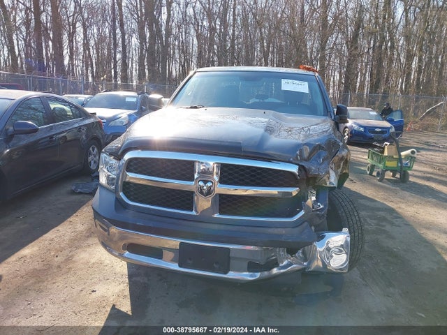1C6RR7FG0HS516604 RAM 1500 Tradesman Quad Cab 4x4 6'4 Box