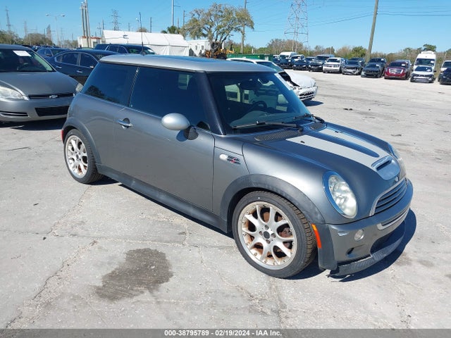 2006 MINI COOPER S WMWRE33516TJ33422 Photo 0
