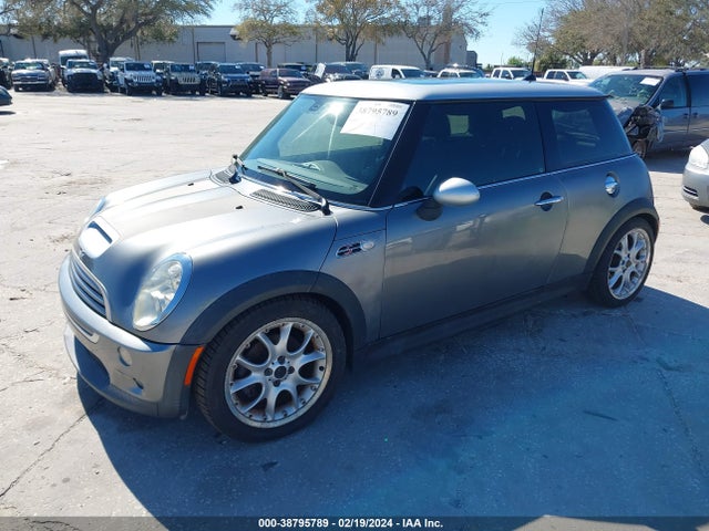 2006 MINI COOPER S WMWRE33516TJ33422 Photo 1