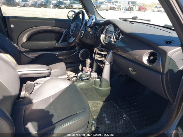 2006 MINI COOPER S WMWRE33516TJ33422 Photo 4