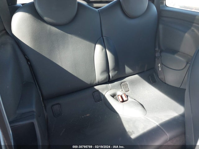 2006 MINI COOPER S WMWRE33516TJ33422 Photo 7