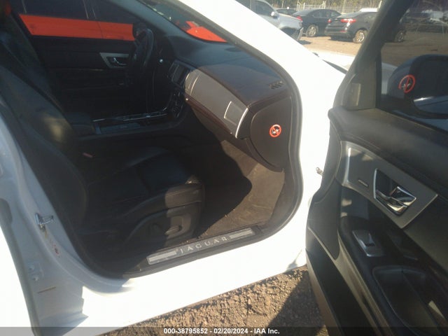 2013 JAGUAR XF SAJWJ0EFXD8S86565 Photo 4