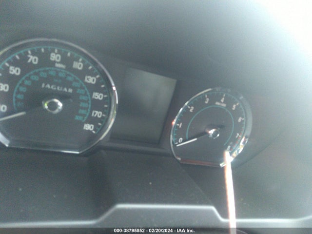 2013 JAGUAR XF SAJWJ0EFXD8S86565 Photo 6