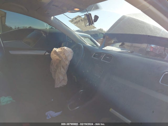 WVWDB7AJ8EW008525 Volkswagen Golf 2.5l