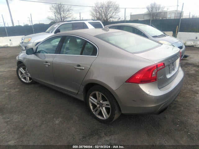 Volvo S60 T5 Premier Plus 2015 YV1612TC2F2308397 Image 3