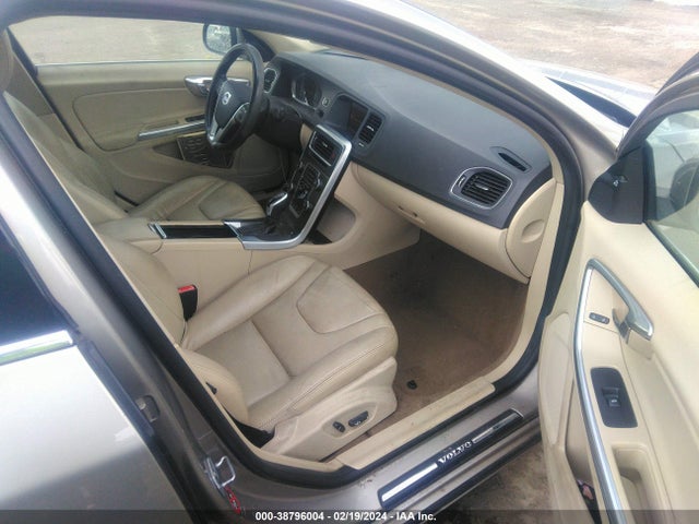 Volvo S60 T5 Premier Plus 2015 YV1612TC2F2308397 Image 5