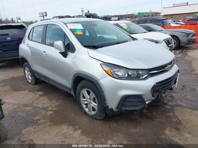 Chevrolet TRAX LS 2018 KL7CJNSB9JB566540 Image 1