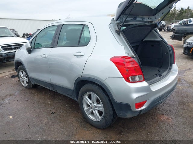 Chevrolet TRAX LS 2018 KL7CJNSB9JB566540 Image 3