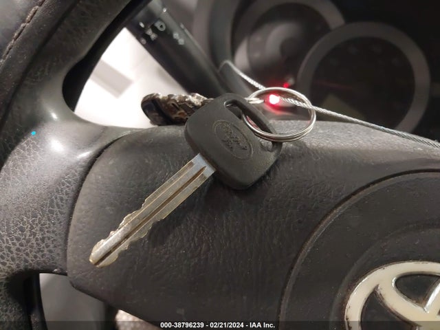 2008 TOYOTA RAV4 VIN: JTMZD33V486079055