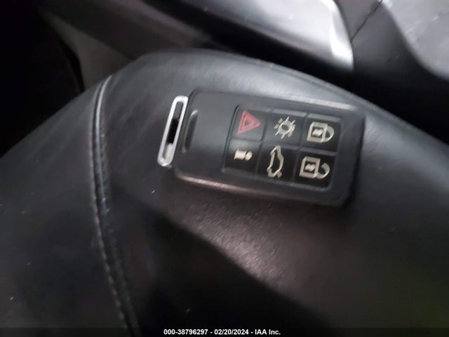 2010 VOLVO S80 3.2 VIN: YV1960AS1A1120112