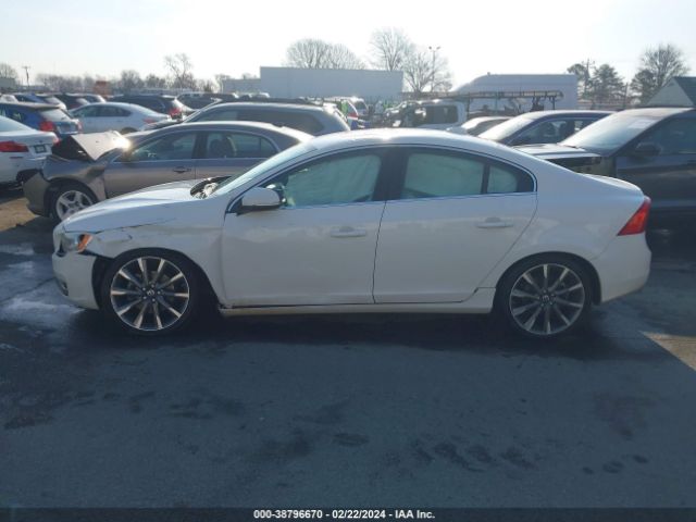 YV140MFB0F2299997 Volvo S60 T5 Premier