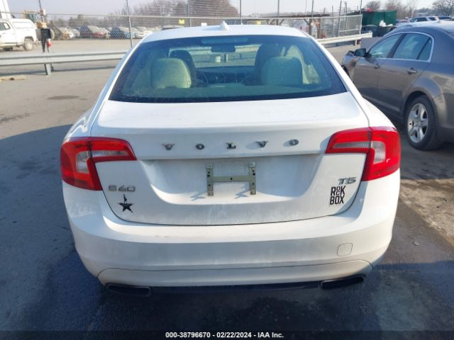 YV140MFB0F2299997 Volvo S60 T5 Premier