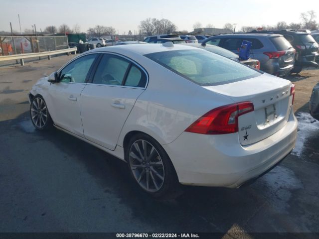 YV140MFB0F2299997 Volvo S60 T5 Premier